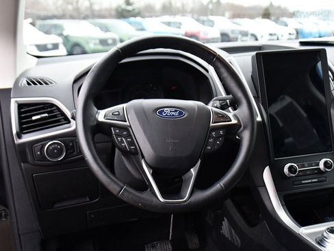 Used 2024 Ford Edge SEL w/ Convenience Package image 12