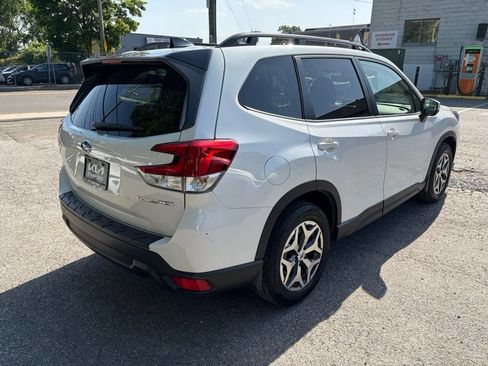 Used 2024 Subaru Forester Premium AWD/4WD image 9