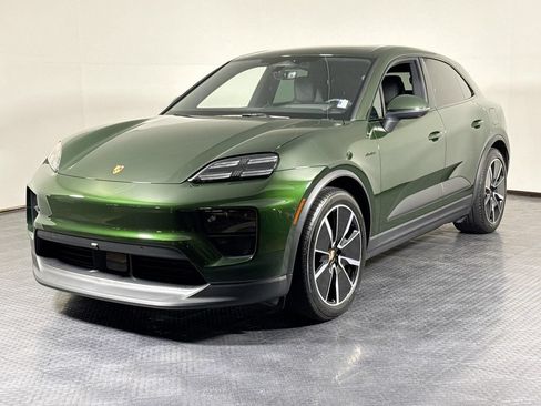 Certified 2025 Porsche Macan 4 Electric AWD/4WD image 1