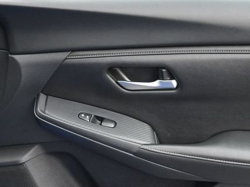Used 2025 Nissan Sentra SV FWD image 33