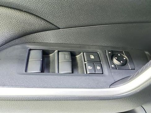 Used 2025 Toyota RAV4 LE AWD/4WD image 17