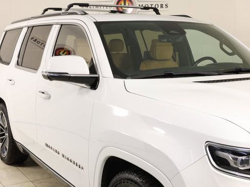 Used 2022 Jeep Grand Wagoneer Series III w/ Rear Seat Video Group 1 image 39