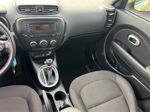 Used 2016 Kia Soul Base image 10