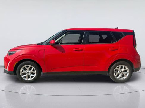 Used 2024 Kia Soul LX w/ Option Group 015 FWD image 8