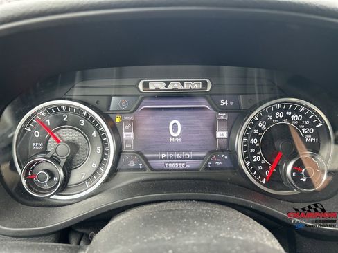 Used 2019 RAM 1500 Laramie AWD/4WD image 9