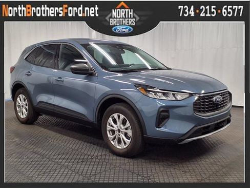 Certified 2024 Ford Escape Active w/ Tech Pack #1 AWD/4WD image 1