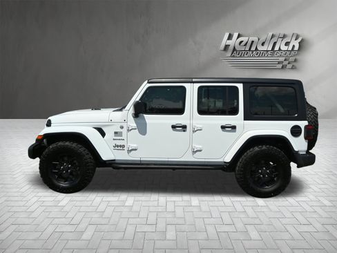 Used 2019 Jeep Wrangler Unlimited Sahara w/ Safety Group AWD/4WD image 7