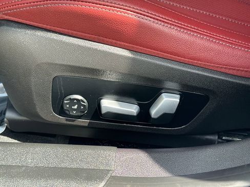 Used 2023 BMW 330i Sedan w/ Premium Package image 49