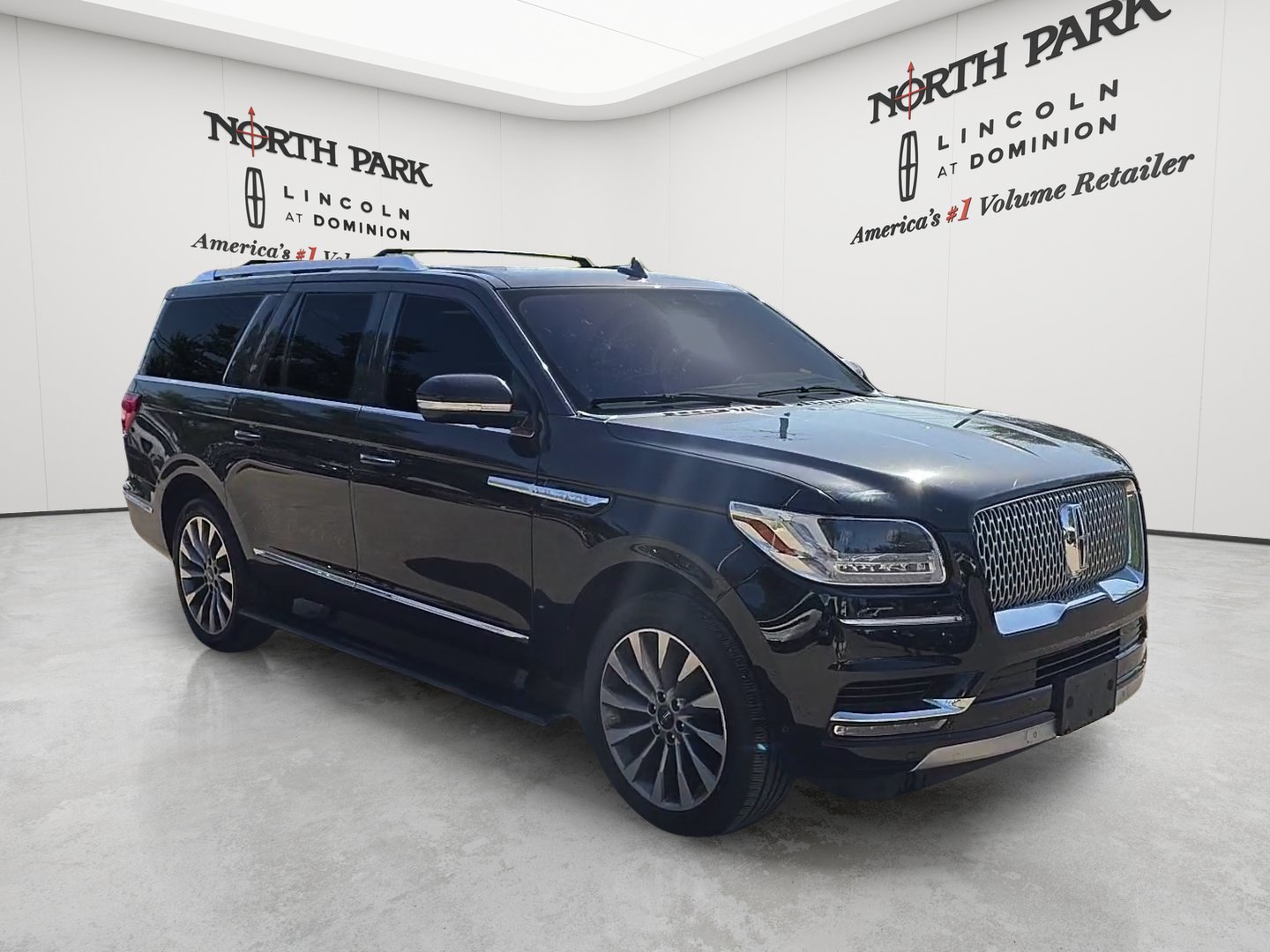 Used 2020 Lincoln Navigator L Reserve w/ Luxury Package AWD/4WD image 7