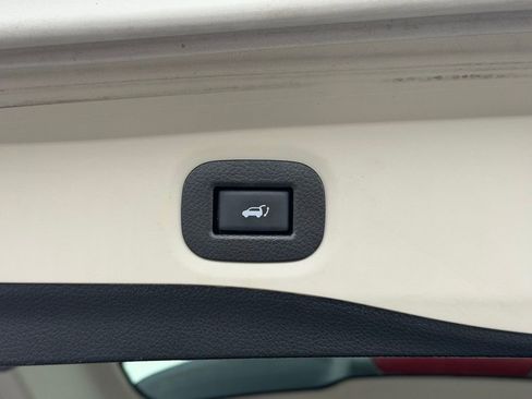 Used 2020 Nissan Rogue SV image 22