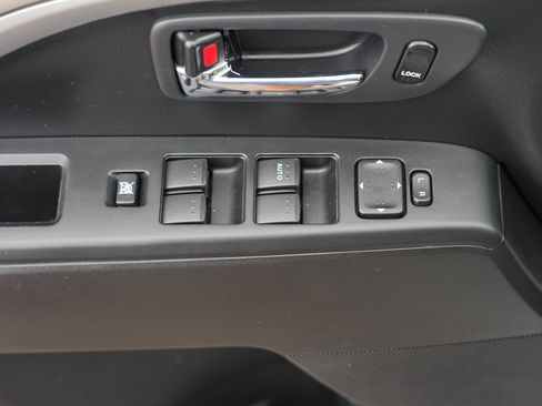 Used 2014 MAZDA MAZDA5 Sport FWD image 16