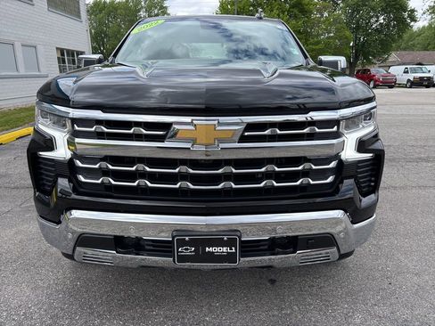 Used 2022 Chevrolet Silverado 1500 LTZ w/ Z71 Off-Road Package AWD/4WD image 2