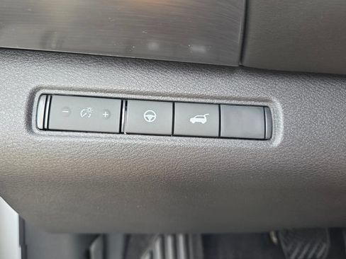 New 2026 Nissan Pathfinder SL FWD image 28