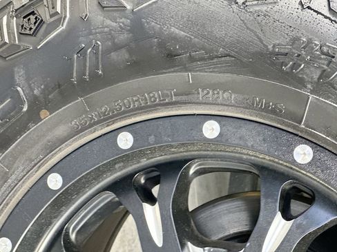 Used 2019 Jeep Wrangler Unlimited Sahara AWD/4WD image 33