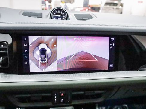 Certified 2025 Porsche Cayenne S image 29