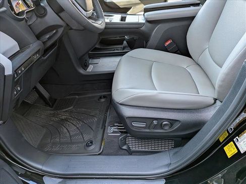 New 2026 Toyota Sienna XLE FWD image 4