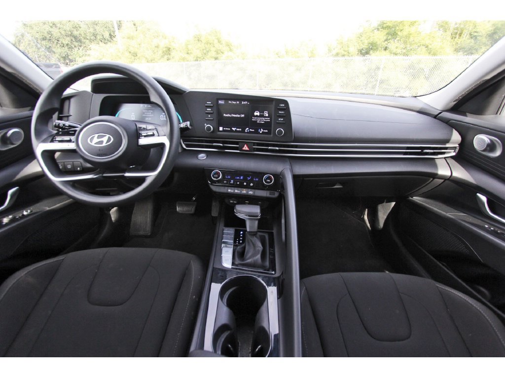 Certified 2026 Hyundai Elantra Hybrid FWD image 10