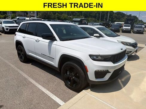 Used 2024 Jeep Grand Cherokee Limited w/ Black Appearance Package AWD/4WD image 1