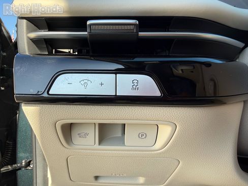 Used 2025 Genesis G80 3.5T Sport image 14