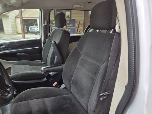 Used 2017 Dodge Grand Caravan SE w/ Power Window Group FWD image 18
