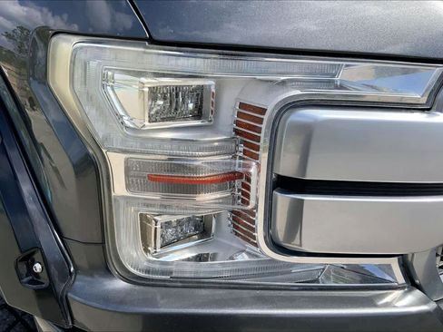 Used 2018 Ford F150 Platinum w/ Equipment Group 701A Luxury image 27