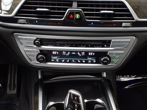 Used 2020 BMW M760i xDrive w/ Luxury Rear Seating Package AWD/4WD image 18
