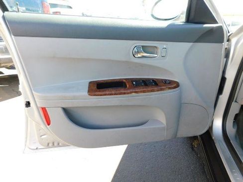 Used 2005 Buick LaCrosse CX w/ Silver Convenience Package image 11