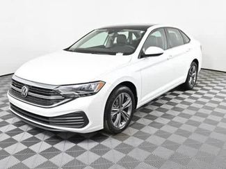 Certified 2022 Volkswagen Jetta SE video 2