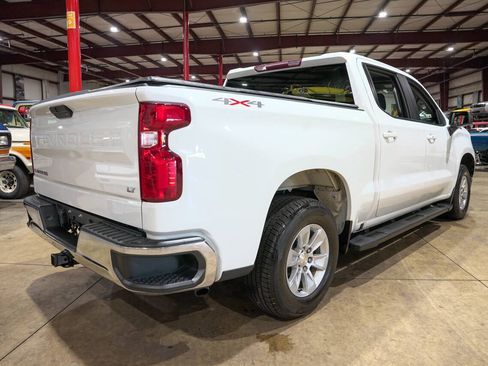 Used 2021 Chevrolet Silverado 1500 LT AWD/4WD image 8