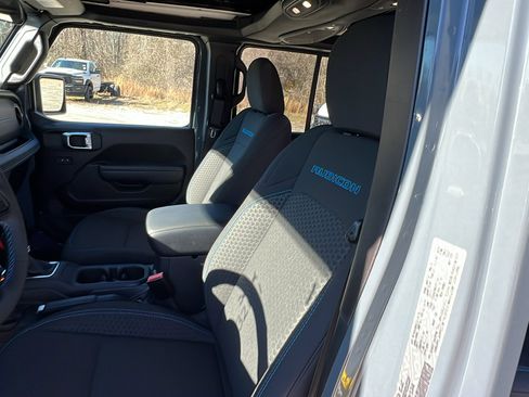 Used 2025 Jeep Wrangler Unlimited Rubicon 4xe w/ Safety Group image 17