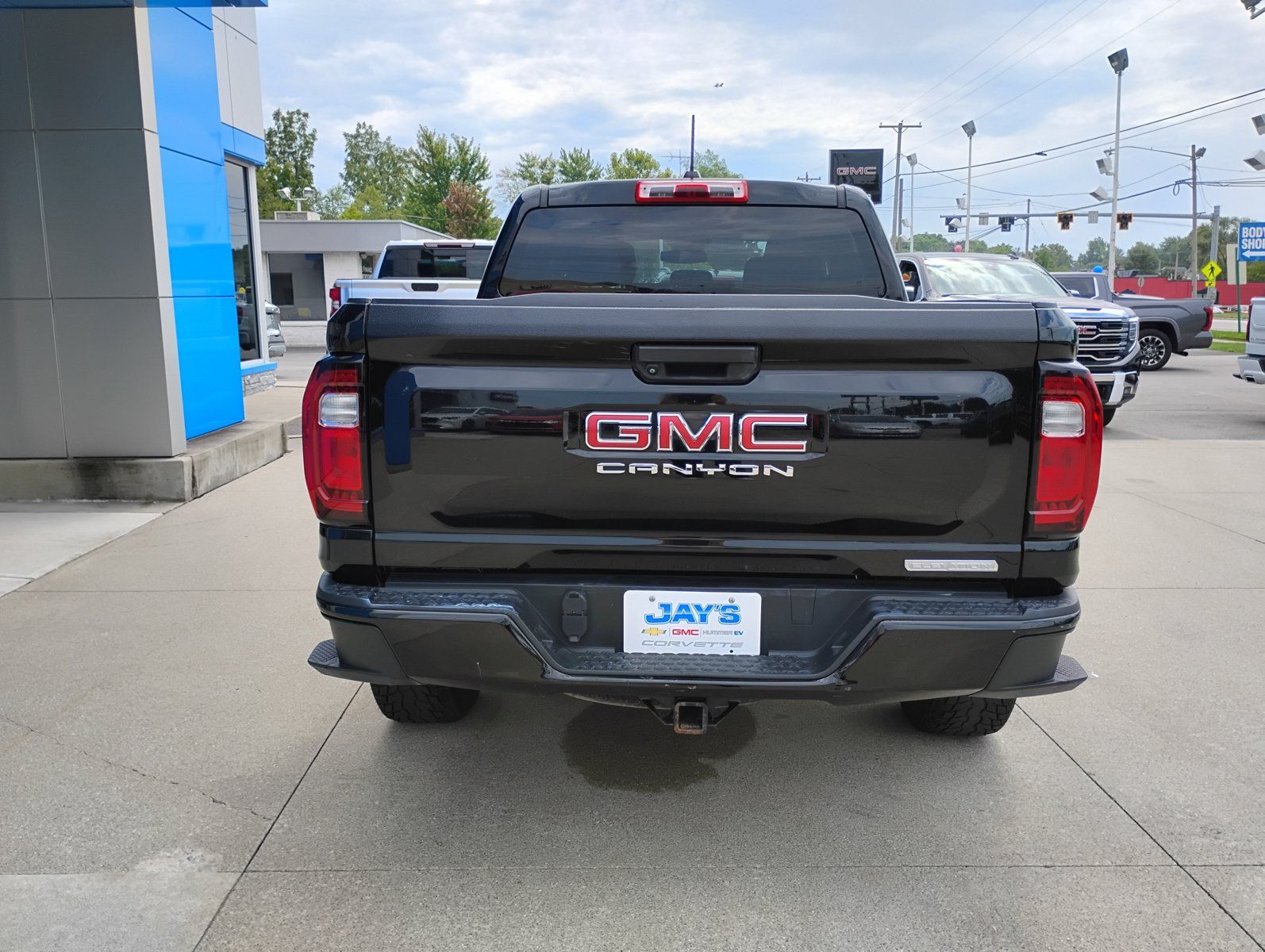 Used 2023 GMC Canyon Elevation AWD/4WD image 9