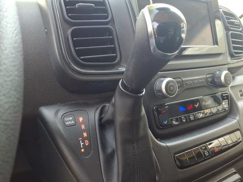 Used 2024 RAM ProMaster 2500 w/ Convenience Group FWD image 15