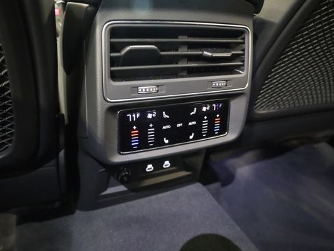 Used 2023 Audi SQ7 Prestige image 38