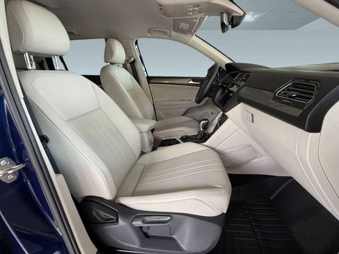 Used 2022 Volkswagen Tiguan SE AWD/4WD image 24