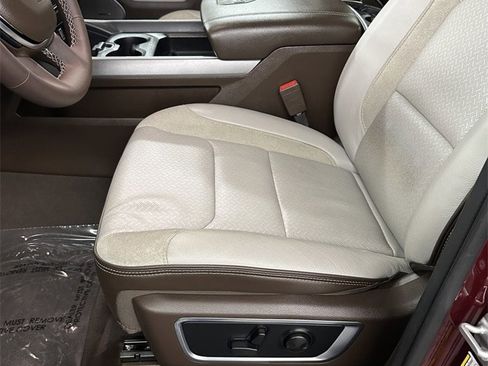 Used 2025 RAM 1500 Laramie image 15