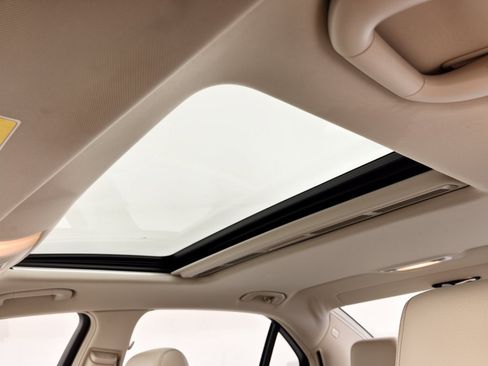 Used 2014 Mercedes-Benz E 350 Sedan image 27