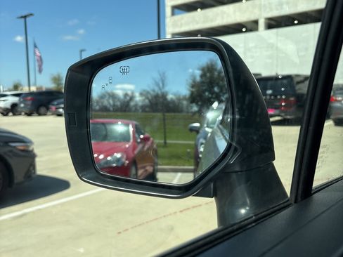 Used 2017 Subaru Forester 2.5i Limited image 12