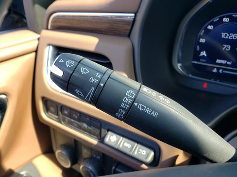 Used 2024 Chevrolet Tahoe High Country RWD image 21