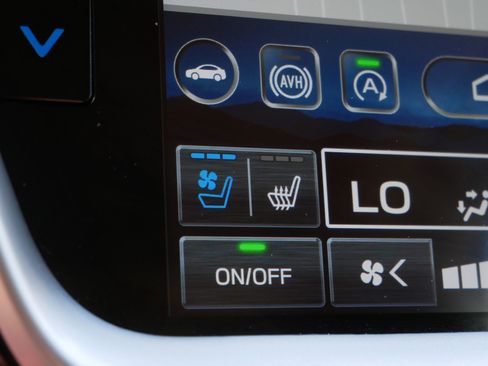 Used 2024 Subaru Outback Touring AWD/4WD image 32