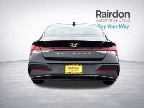 Used 2024 Hyundai Elantra SEL FWD image 6