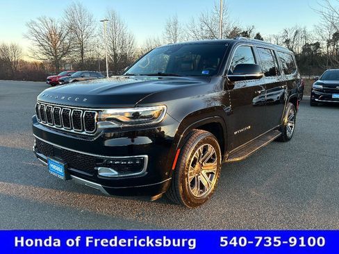 Used 2024 Jeep Wagoneer L Series II w/ Flexible Seating Group image 2