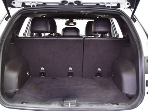 Used 2025 Jeep Compass Limited image 8