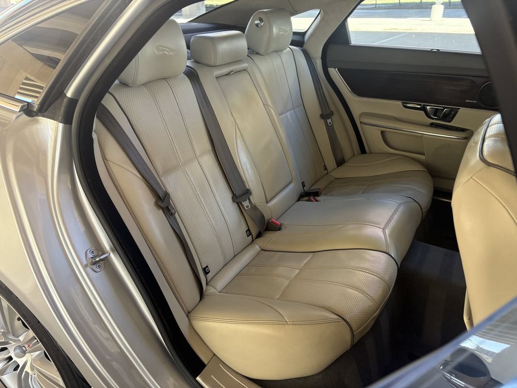 Used 2014 Jaguar XJ L Portfolio RWD image 27