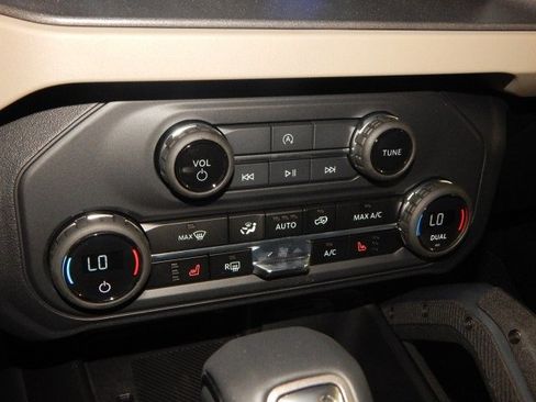 New 2025 Ford Bronco Big Bend w/ Black Diamond Package image 25