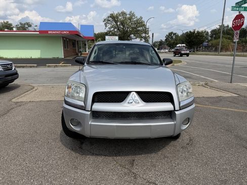 Used 2008 Mitsubishi Raider LS RWD image 4