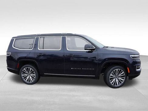 Used 2024 Jeep Grand Wagoneer Series III AWD/4WD image 3
