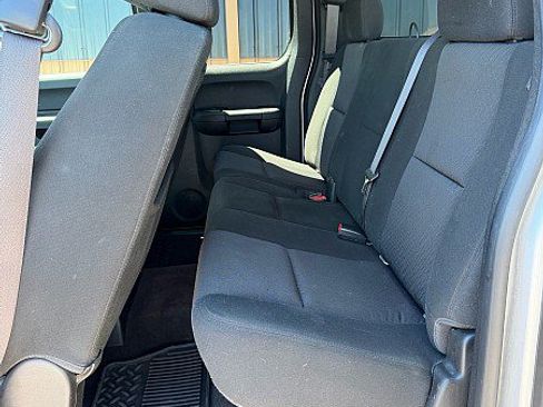 Used 2013 Chevrolet Silverado 2500 LT w/ Interior Plus Package AWD/4WD image 9