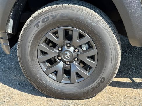 Used 2017 Toyota Tacoma SR w/ SR Convenience Package image 27