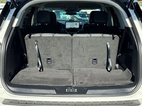 Used 2025 Ford Explorer Active w/ Active Comfort Package image 9