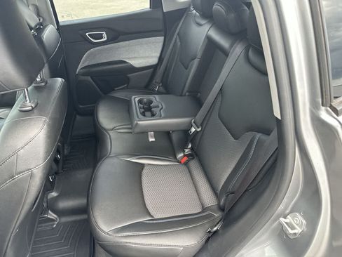 Certified 2022 Jeep Compass Latitude FWD image 20